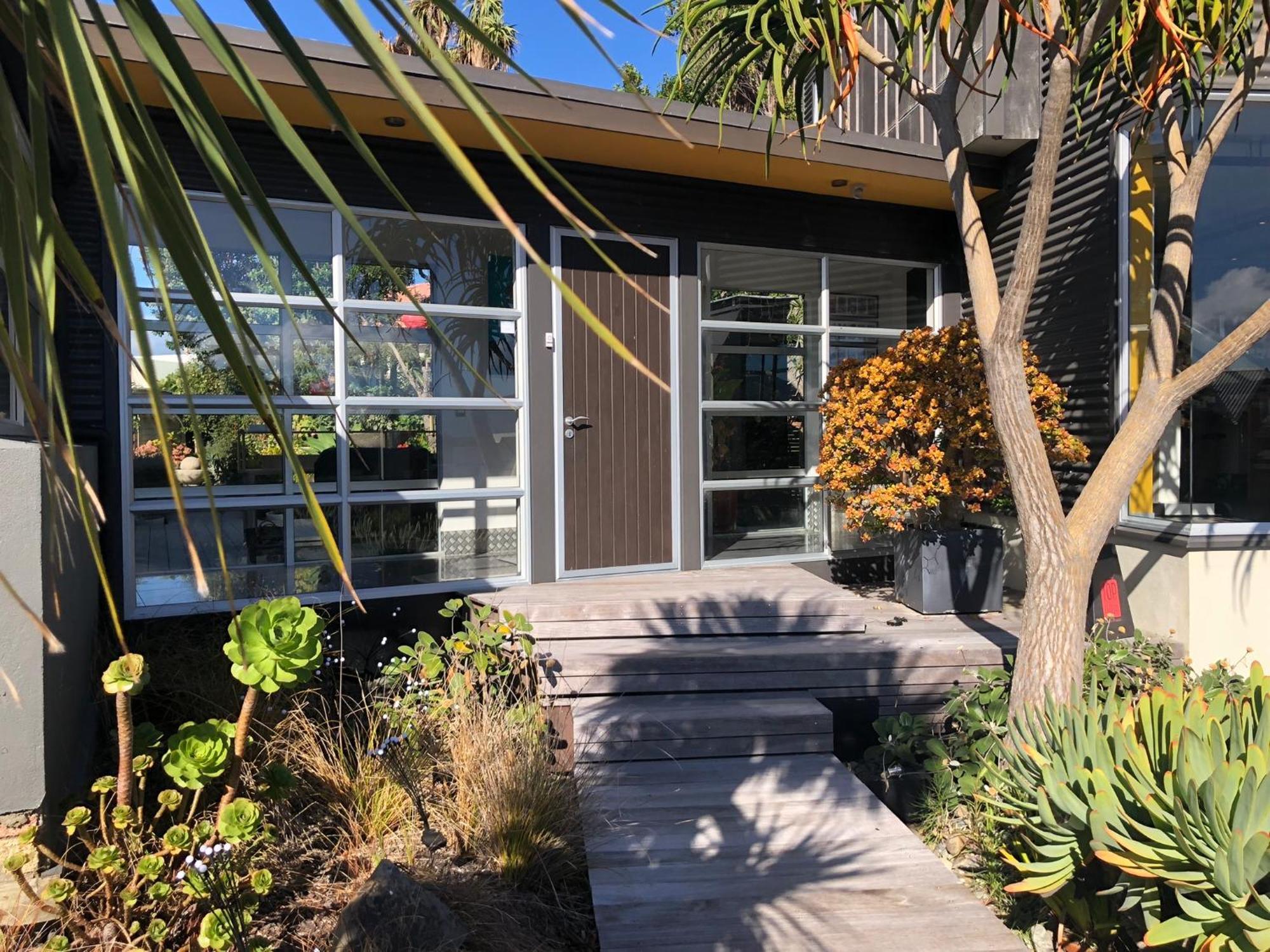 Top Floor Bed And Breakfast Paraparaumu Esterno foto