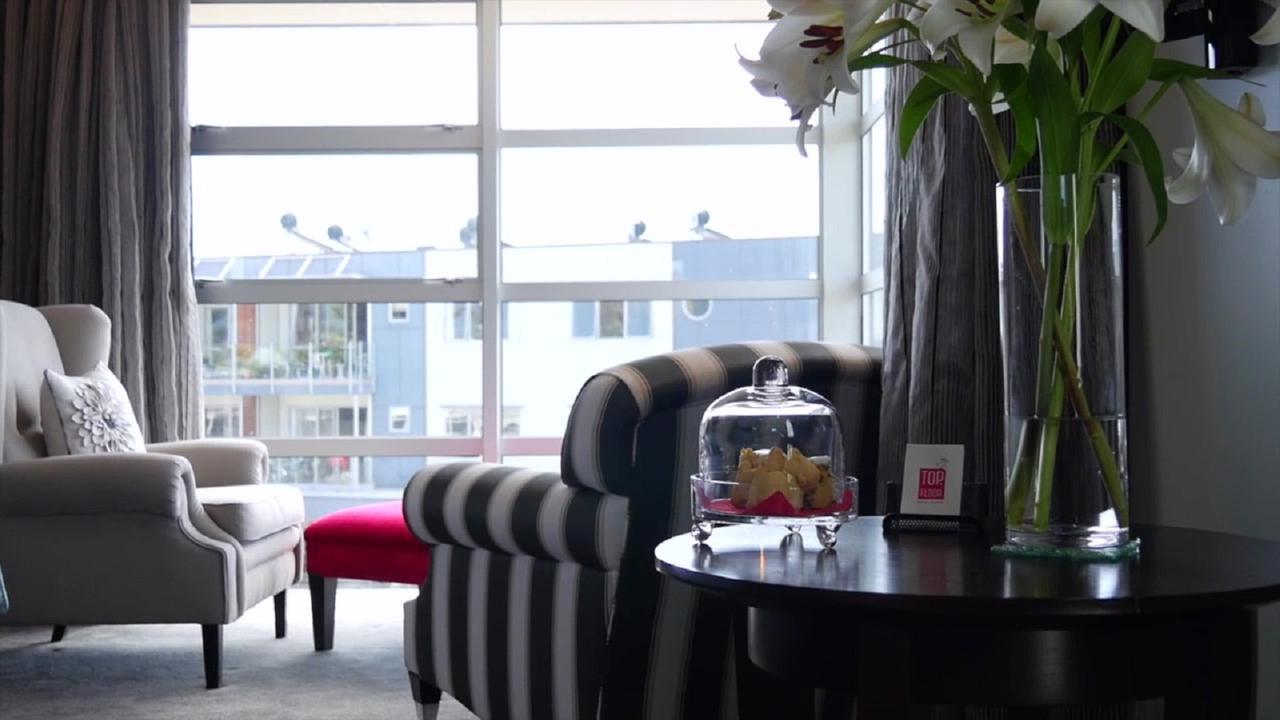 Top Floor Bed And Breakfast Paraparaumu Esterno foto