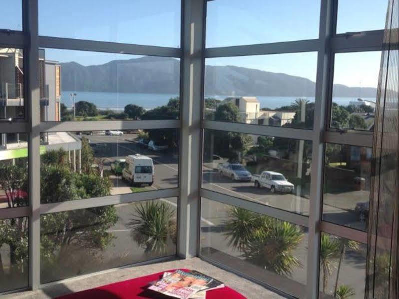 Top Floor Bed And Breakfast Paraparaumu Esterno foto